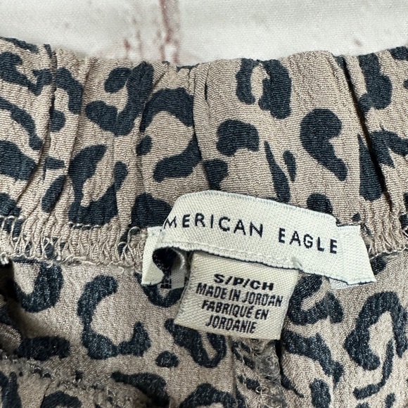 AMERICAN EAGLE viscose ruffle bottom pull‎ on elastic waist shorts, sz S, GUC - Picture 2 of 5